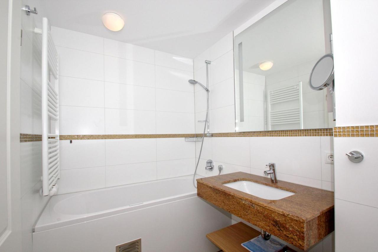 Strandresort Rex Rugia - Haus 30-6 C inkl Sauna-Schwimmbadnutzung im AHOI Sellin Lobbe Exterior foto
